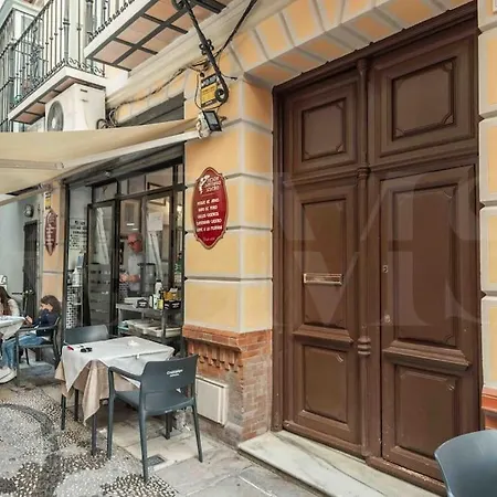Charming Apartment With Private Patio By Rems Malaga Exterior photo