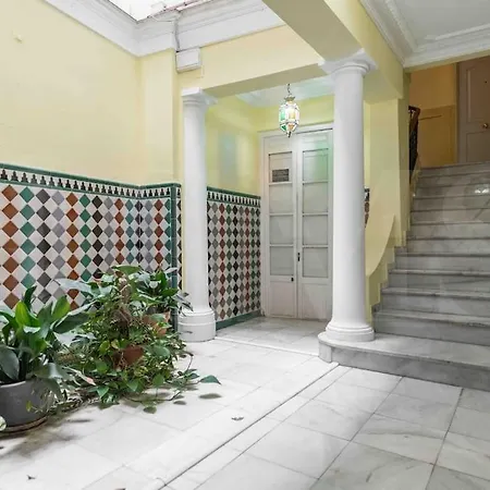 Charming Apartment With Private Patio By Rems Malaga Exterior photo