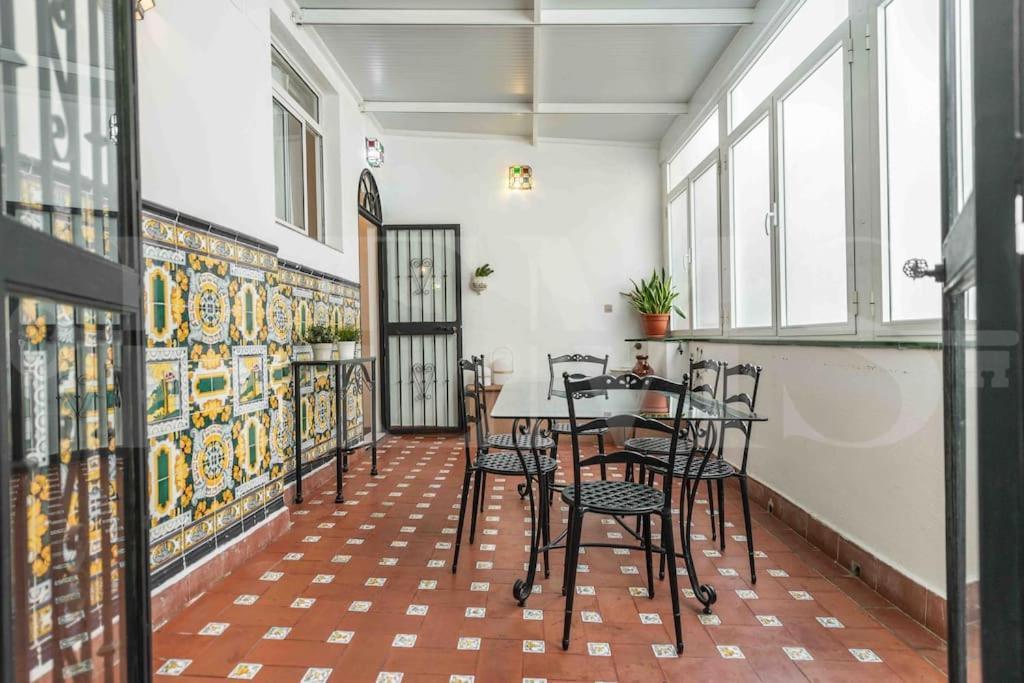Charming With Private Patio By Rems Apartamento